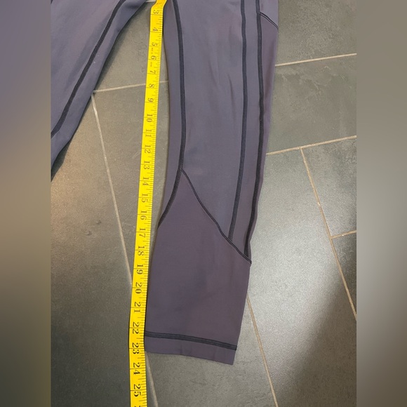 Lululemon All the Right Places 23”, Size 8, EUC, No front seam! - Picture 8 of 10